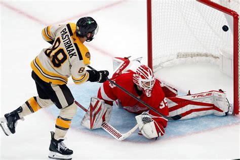 Pastrnak score twice as Bruins beat Red Wings to improve to 7-0-1
